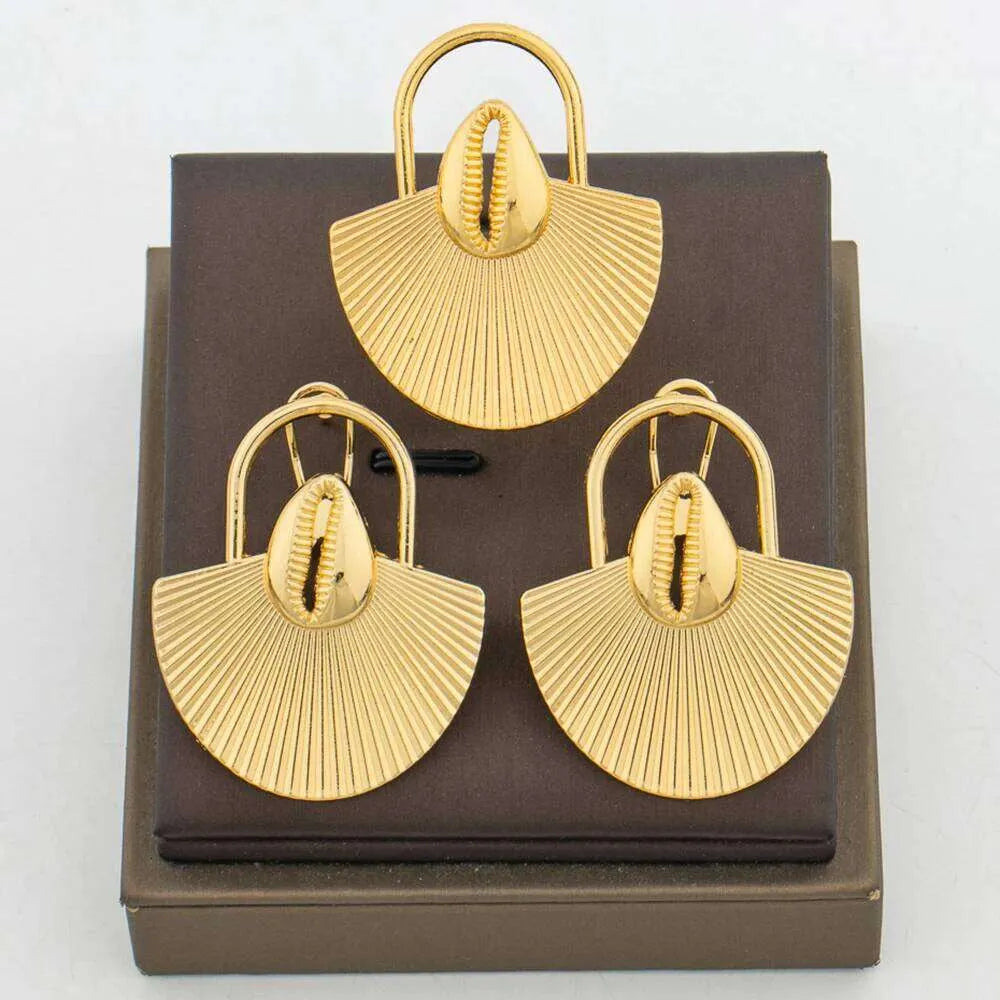 Parure ethnique : boucles d'oreilles + bagues
