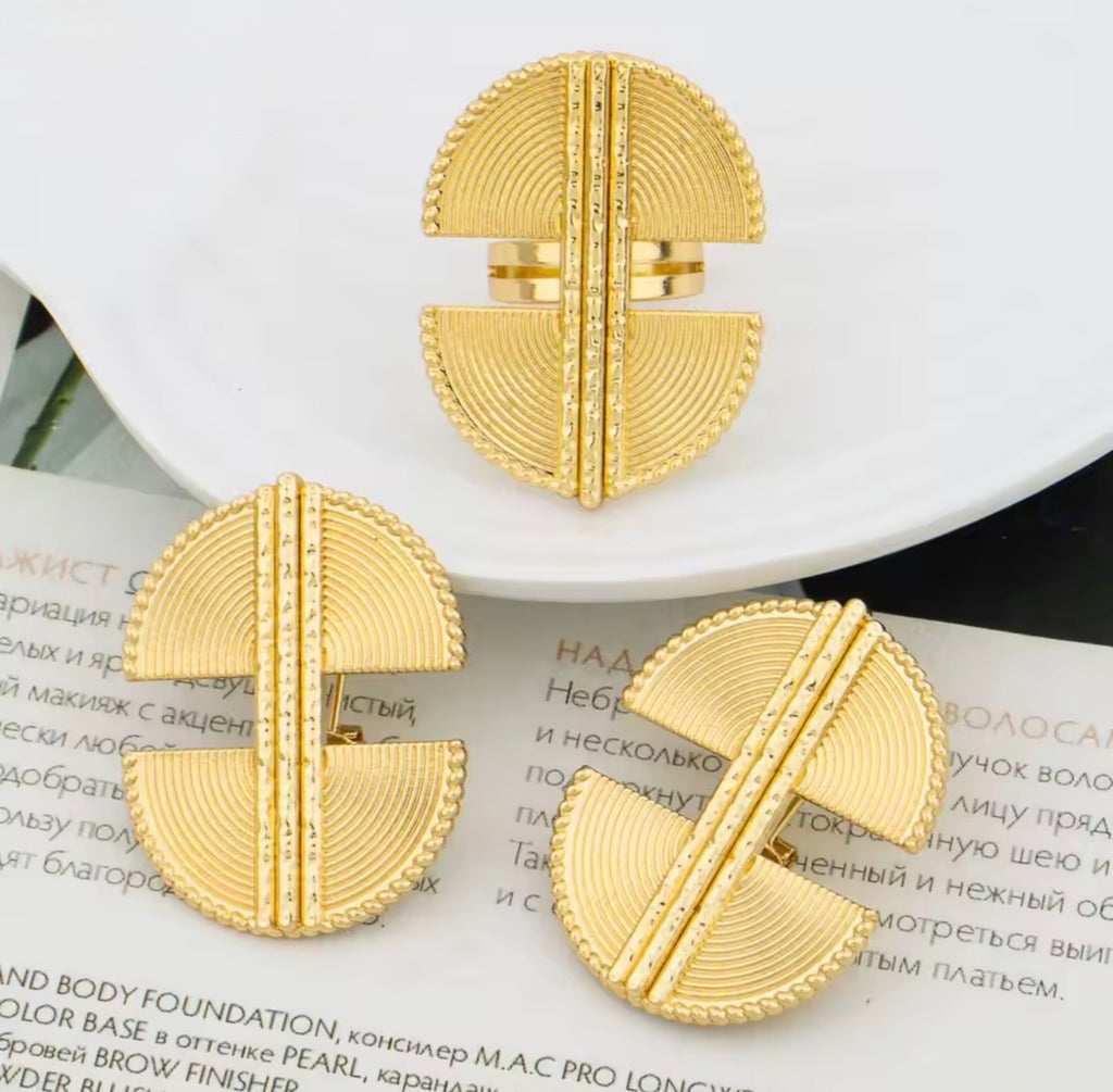 Parure ethnique : boucles d'oreilles + bagues